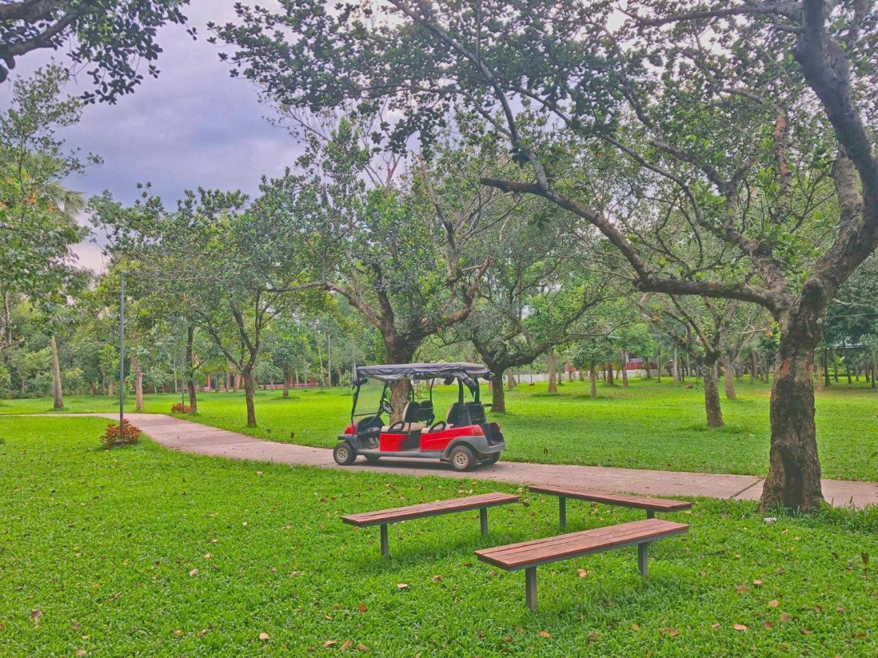 Sarah Resort Gazipur Buitenkant foto