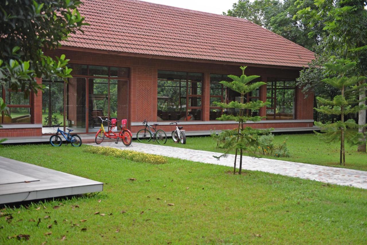 Sarah Resort Gazipur Buitenkant foto