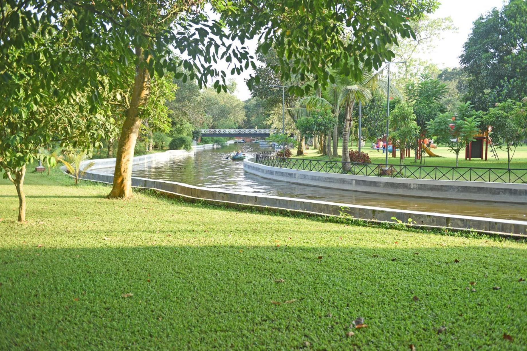 Sarah Resort Gazipur Buitenkant foto