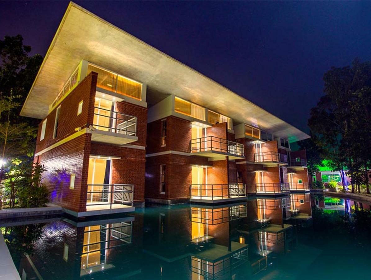 Sarah Resort Gazipur Buitenkant foto