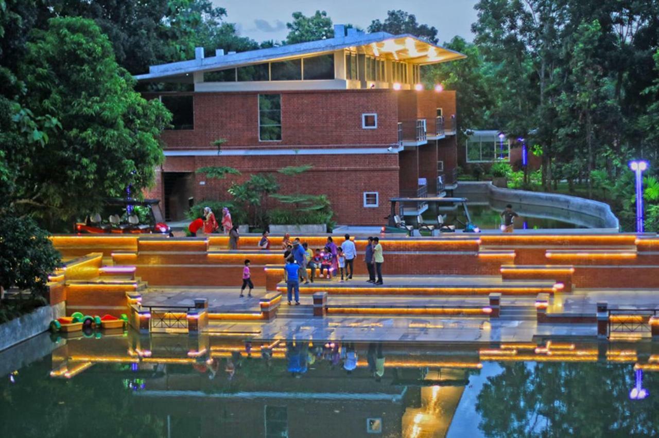 Sarah Resort Gazipur Buitenkant foto